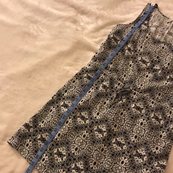 Black and White Printed Mini Dress With Tie Waist And Front Pocket 🖤 - Picture 8 of 11